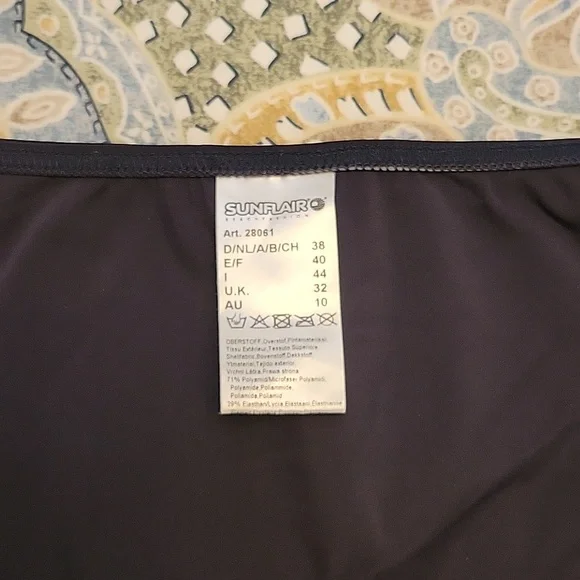 Bathing suit - Picture 8 of 12